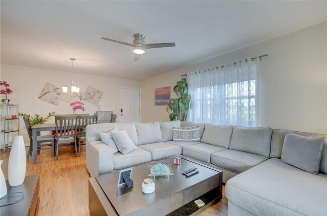 Building Photo - 2990 NE 16th Ave