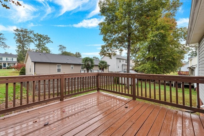 Building Photo - 2046 Samantha Dr