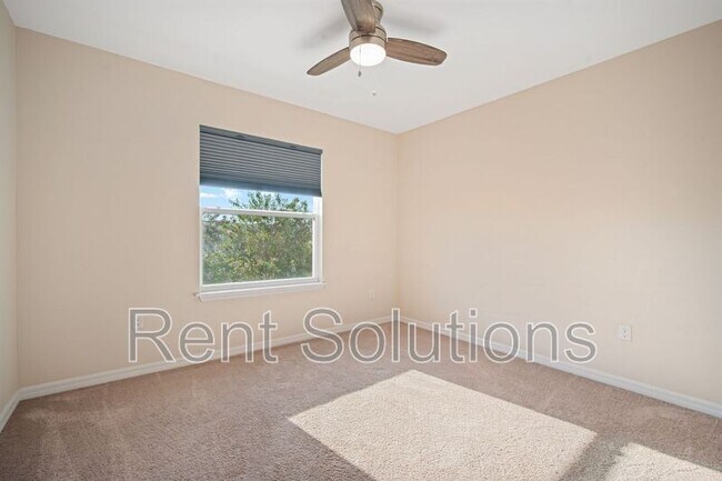 Building Photo - 5229 5th Way N