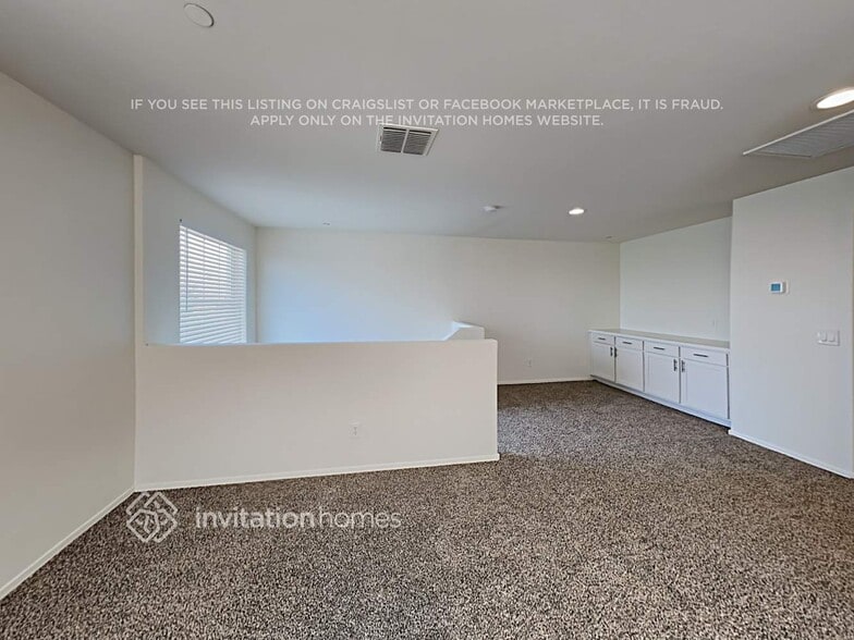 Building Photo - 308 N Sandal