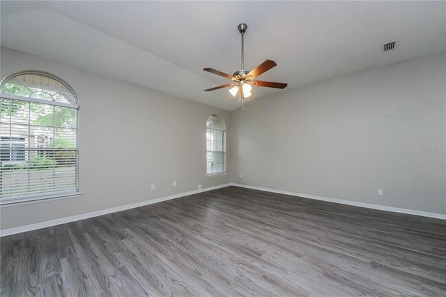 Building Photo - 305 Killington Way