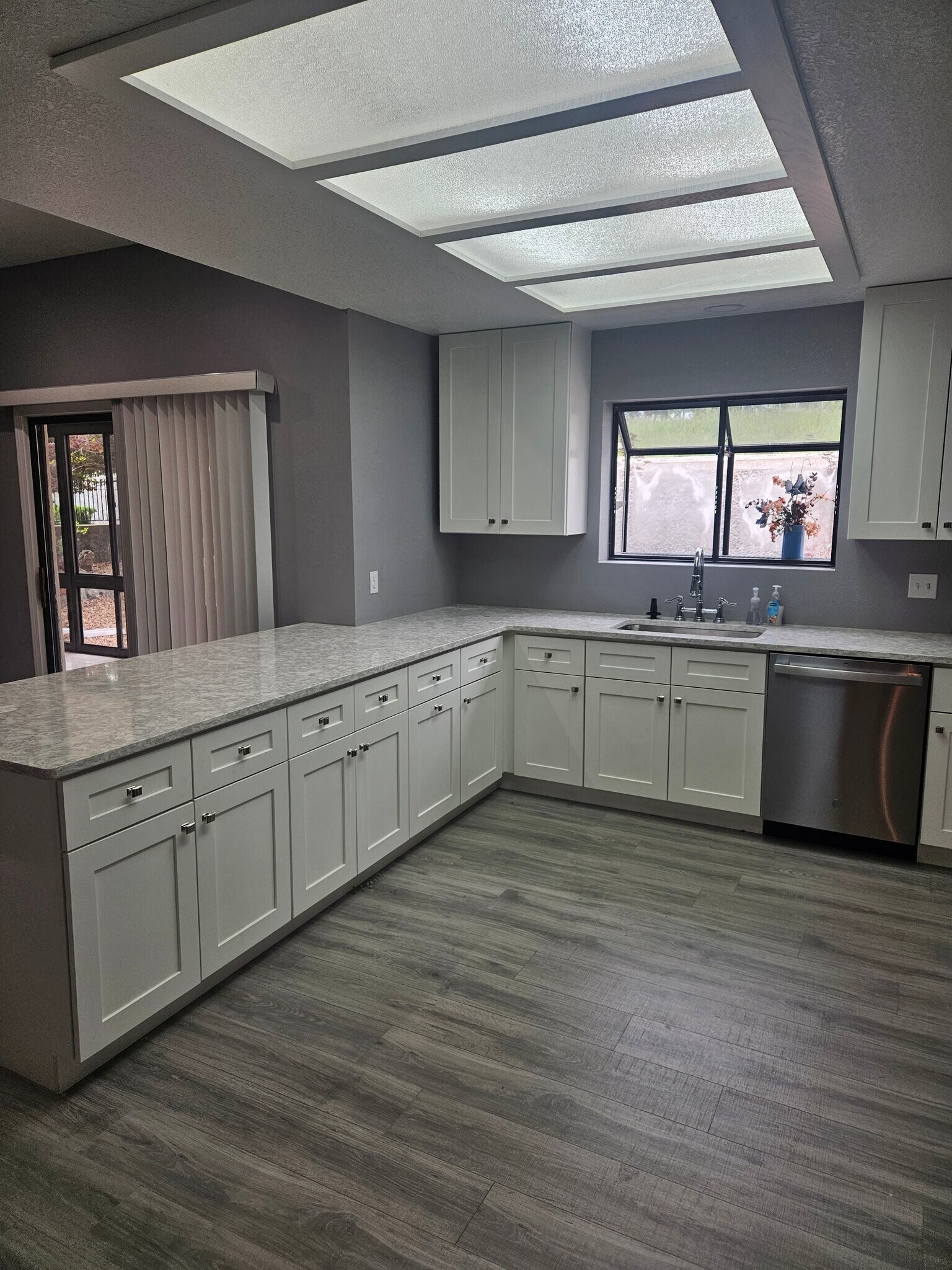 Building Photo - 648 Racquet Club Dr