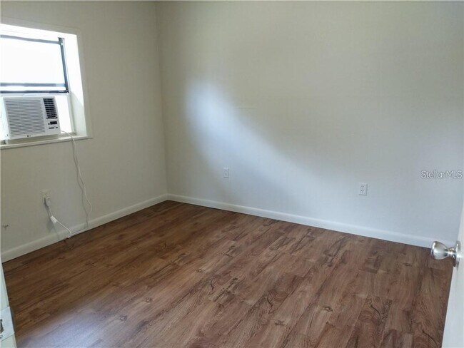 Building Photo - 829 Lime Ave