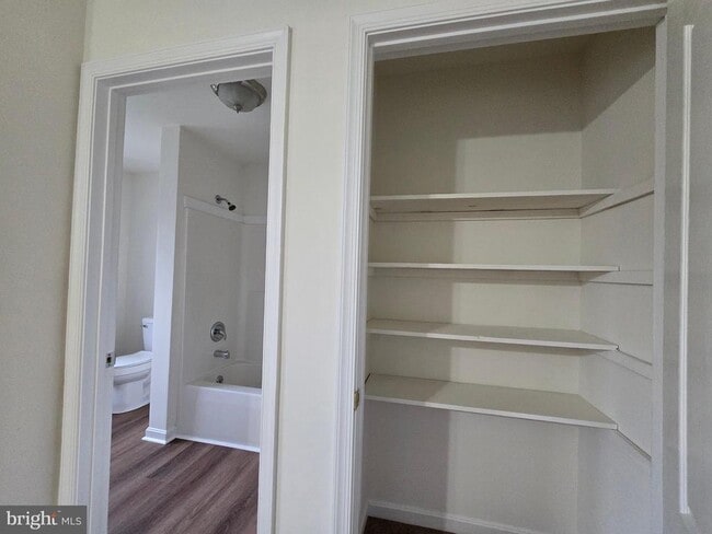 Building Photo - 116 Lowber St