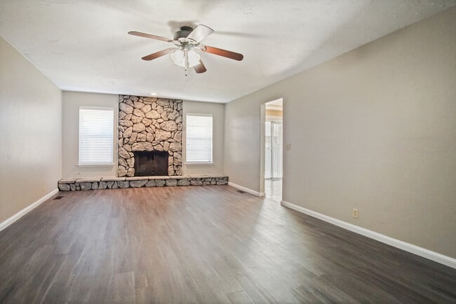 Building Photo - 3621 Wynn Cir