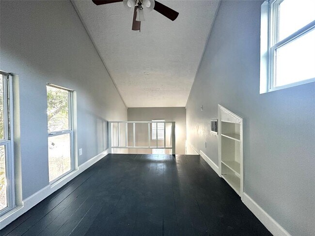 Building Photo - 4318 1st St