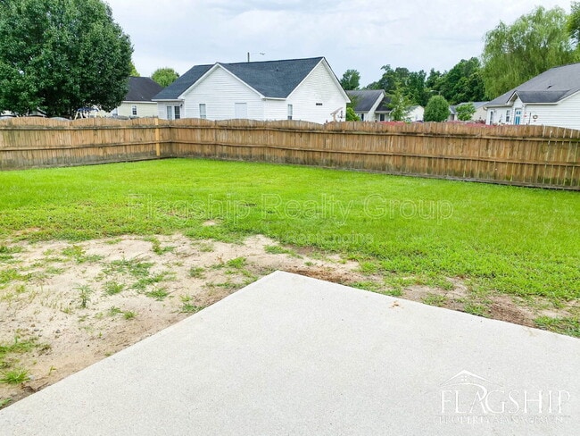 Building Photo - 3638 Highland Dr