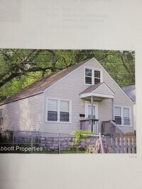 Building Photo - COZY CUTE & FRESHLY RENEWED 3 B.R. HOUSE!!