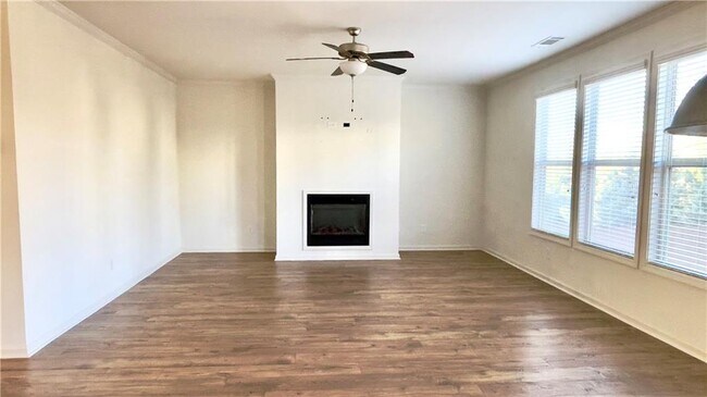 Building Photo - 5406 Town Square Way