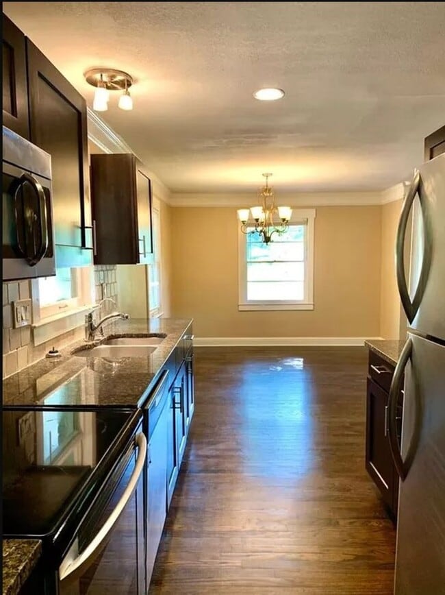 Building Photo - 3 Bed 2 Bath in Atlanta!