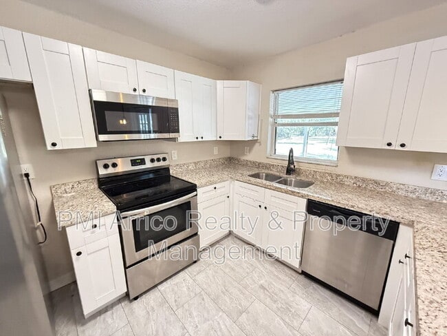 Building Photo - 13670 Highland Rd