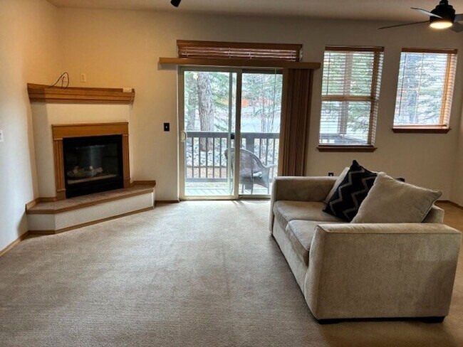 Building Photo - Long Term Rental - Tarn Landing A7
