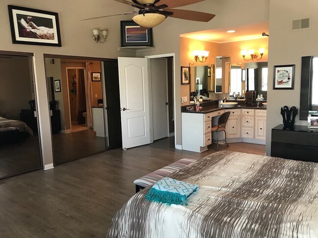 Building Photo - 4028 Mahaila Ave