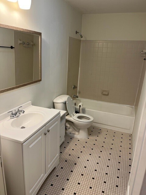 Building Photo - 2502 Cranbrook Ln