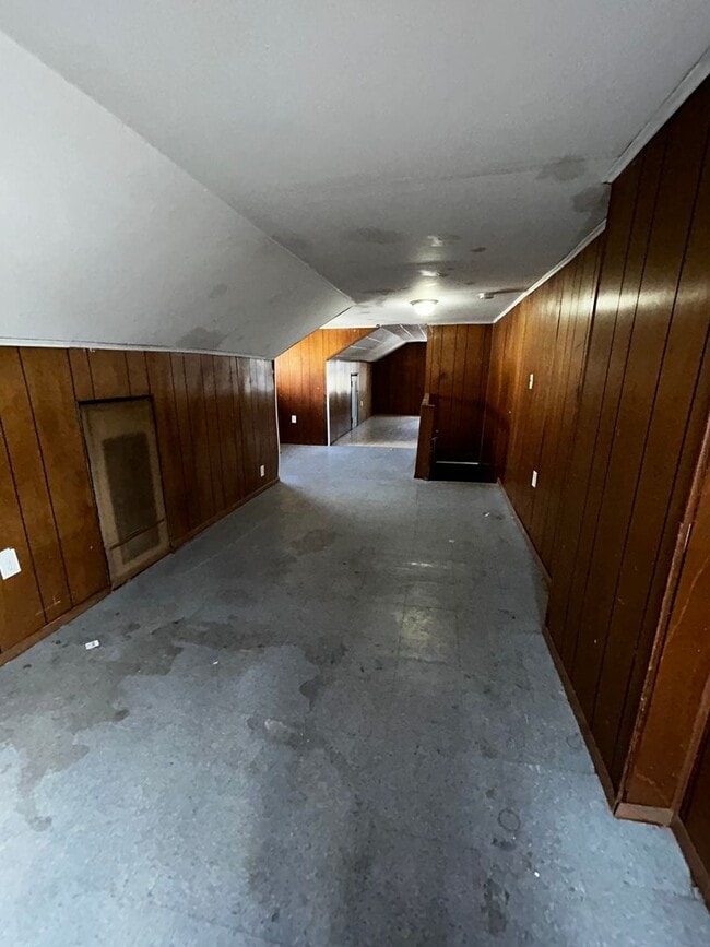 Building Photo - 647 Edgewood Ave