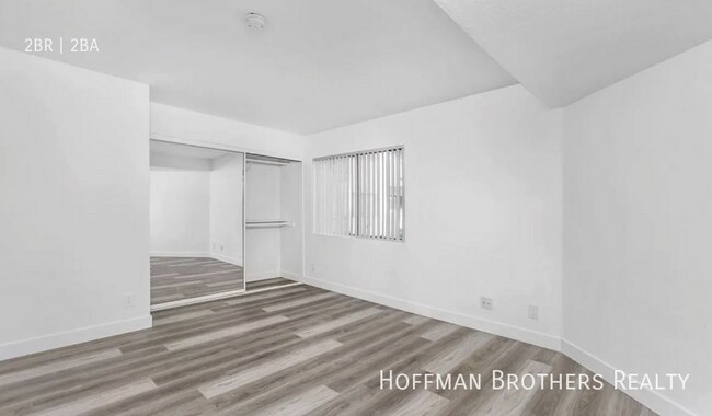 Building Photo - 1320 N Sierra Bonita Ave