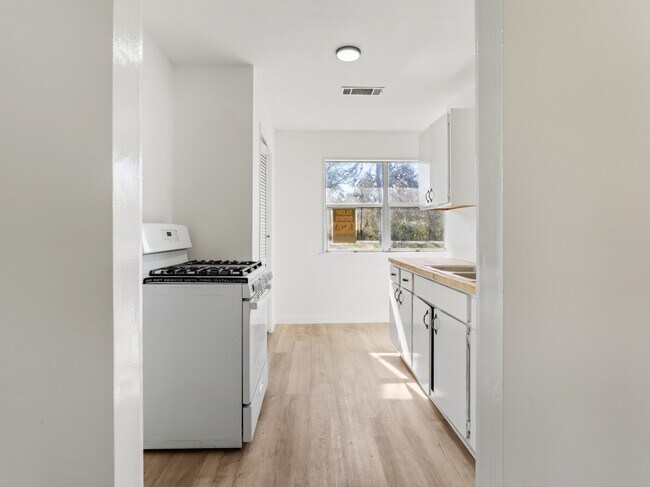 Building Photo - 5519 Kincer Rd