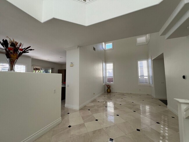 Building Photo - Beautifully Remodeled Poway Home