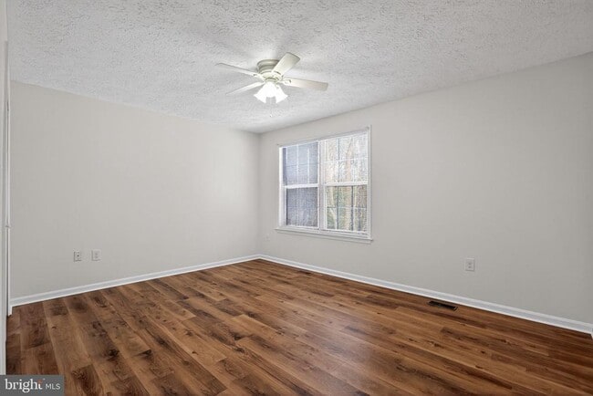 Building Photo - 2705 Vista Ct