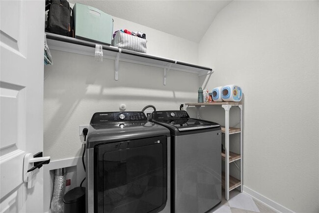 Building Photo - 116 Charro Ct