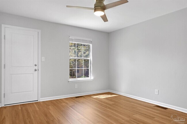 Building Photo - 2106 Schwab Ct