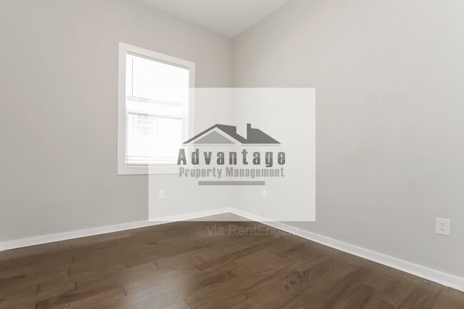 Building Photo - 1536 Montreat Ave SW