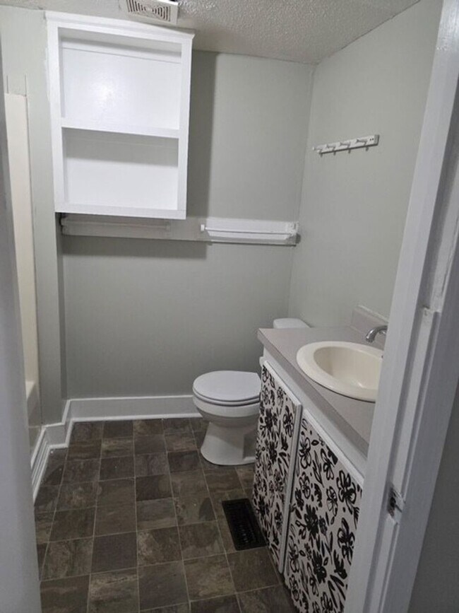 Building Photo - Cozy 3 Bedroom Home in Clarksville!