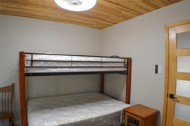 Building Photo - 30 Putters Point W