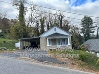 Building Photo - 1014 Hall St