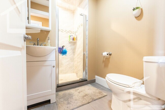 Building Photo - HOT BROOKLINE LISTING!!!!!