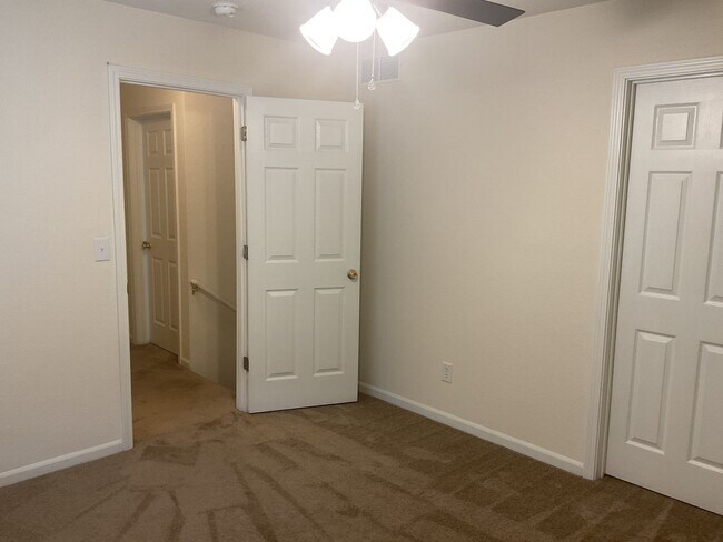 Building Photo - 4306-4306 W Caleb Ct