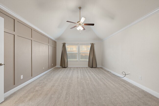 Building Photo - 105 Live Oak Dr