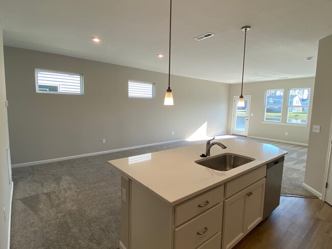 Building Photo - 1511 Summerview Ln