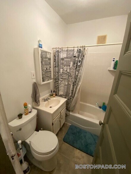 Building Photo - 147 Columbia St