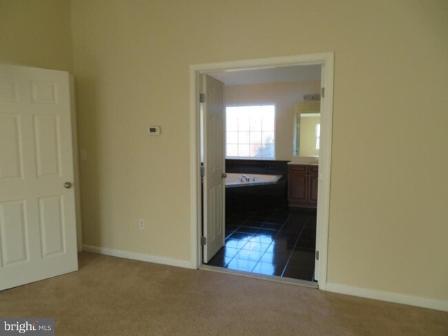 Building Photo - 3700 Bedford Dr