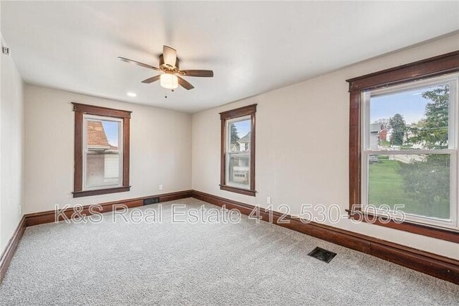 Building Photo - 518 10th St