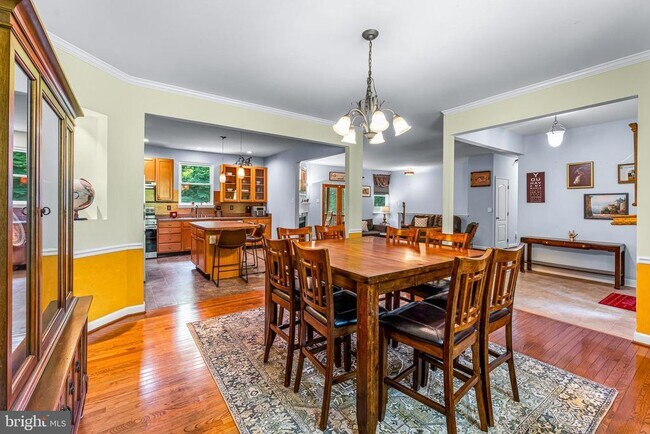 Building Photo - 10870 Hammond Dr
