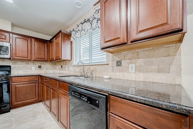 Building Photo - 7514 Trail Hollow
