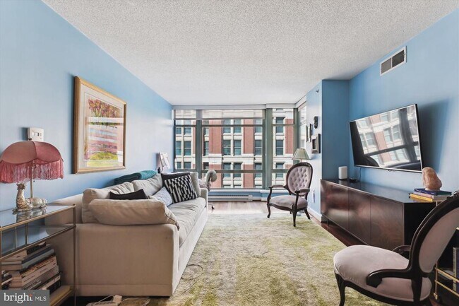 Building Photo - 1150 K St NW