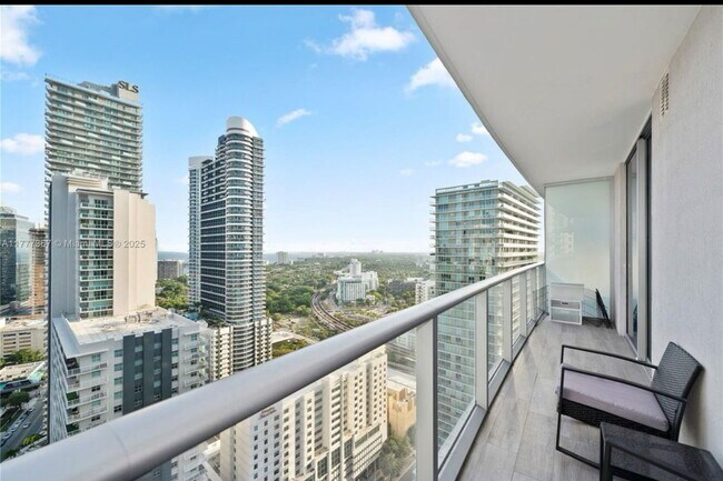 Building Photo - S Miami ave , Miami, FL 33130 - 2 BR 1 BA condo