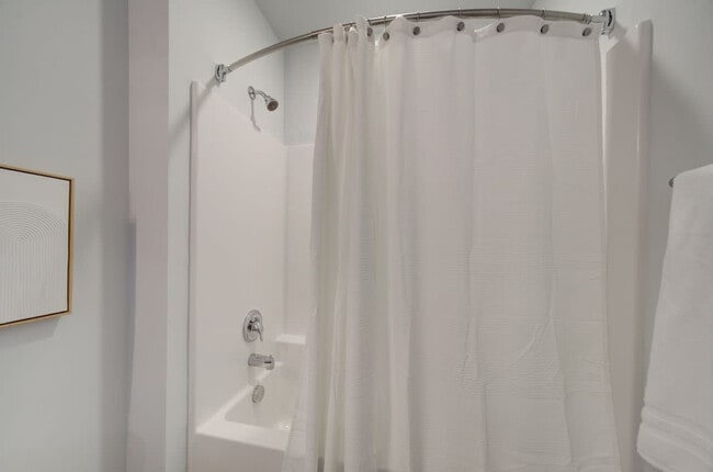 Building Photo - 5242 Fallon St