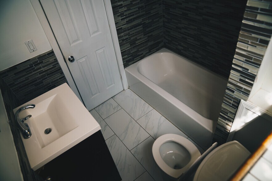 Building Photo - 820 South St