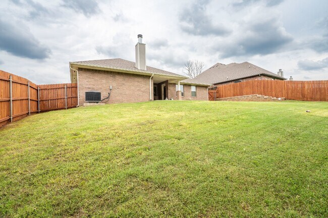 Building Photo - Beautiful Home in Woodland Park