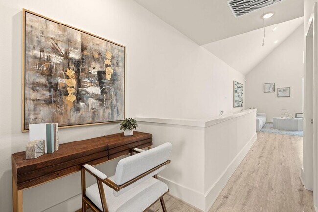 Building Photo - 1042 Homer St