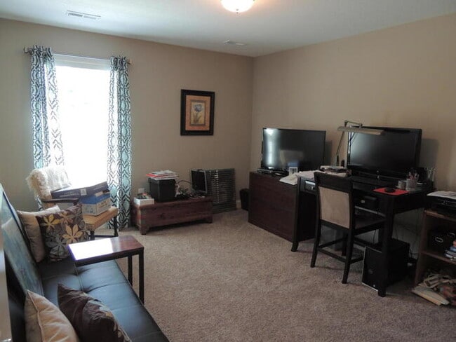 Building Photo - Rent Ready! Won't Last Long