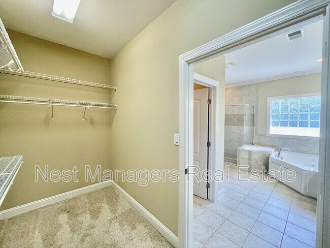 Building Photo - 1931 Dante Ln