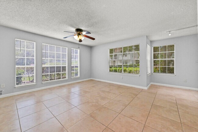 Building Photo - 1055 Crystal Way