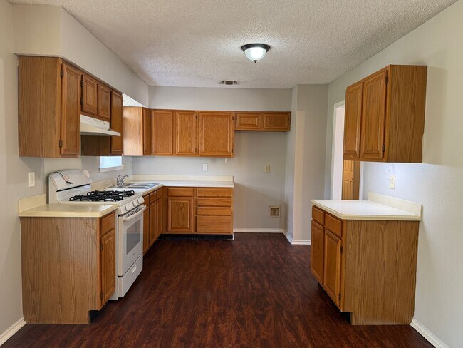 Building Photo - 5203 Village Row