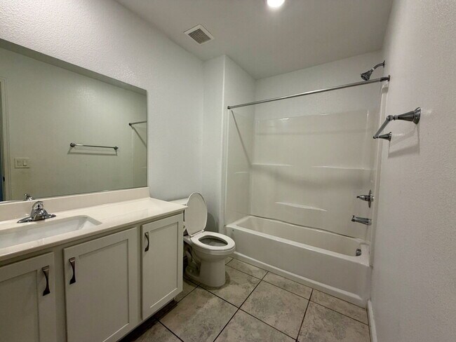 Building Photo - 3 BED 2.5 BATH 2 CAR GARAGE TOWNHOME IN HENDERSON CADENCE COMMUNITY FOR RENT!!