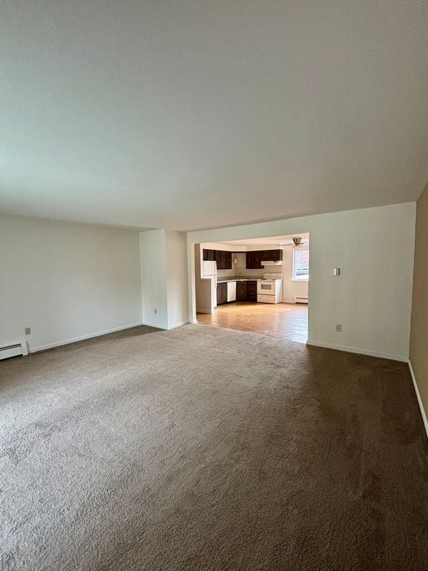 Building Photo - 7 Losson Garden Dr